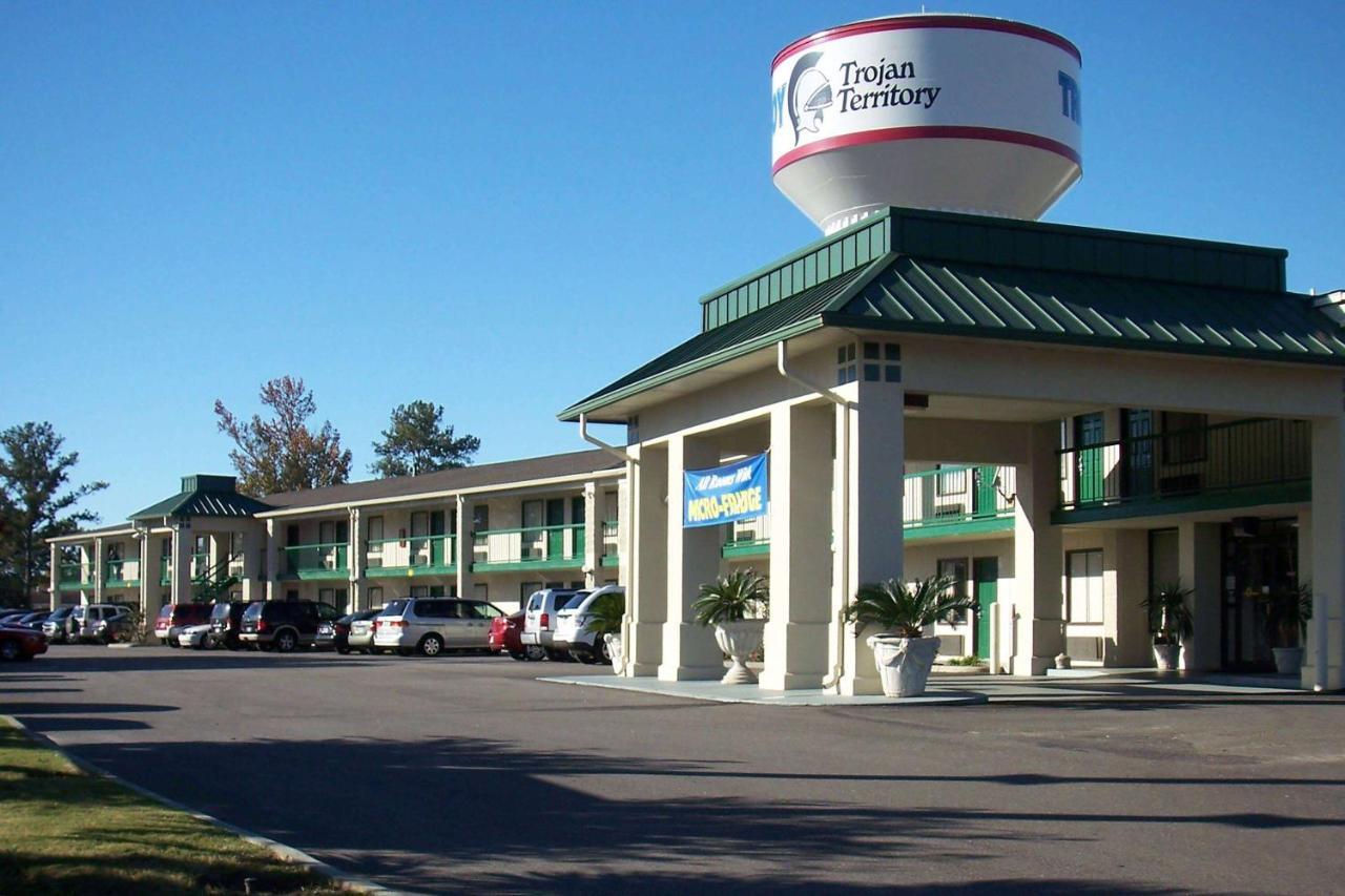 Baymont By Wyndham Troy Exterior foto