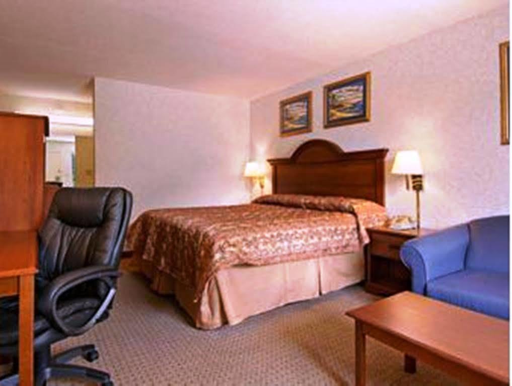 Baymont By Wyndham Troy Exterior foto